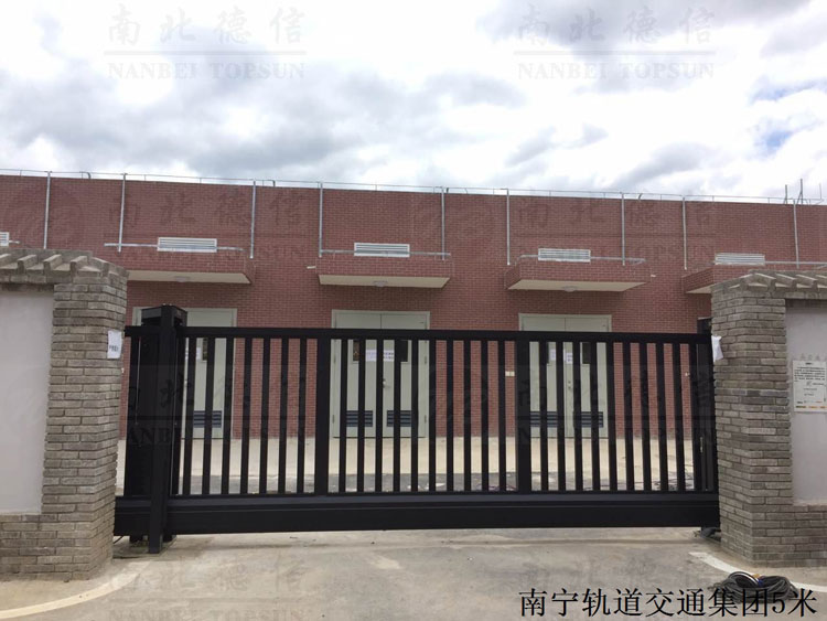 南寧軌道交通集團5米智能無軌懸浮門案例